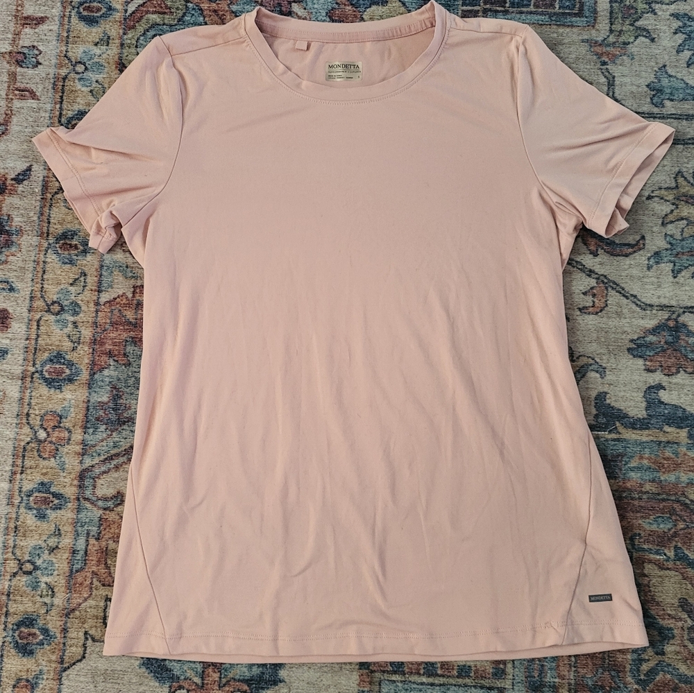 Mondetta Performance luxury women's crewneck. Pink short sleeve. Small